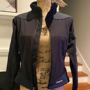 Woman’s Patagonia zip up  black jacket size Small